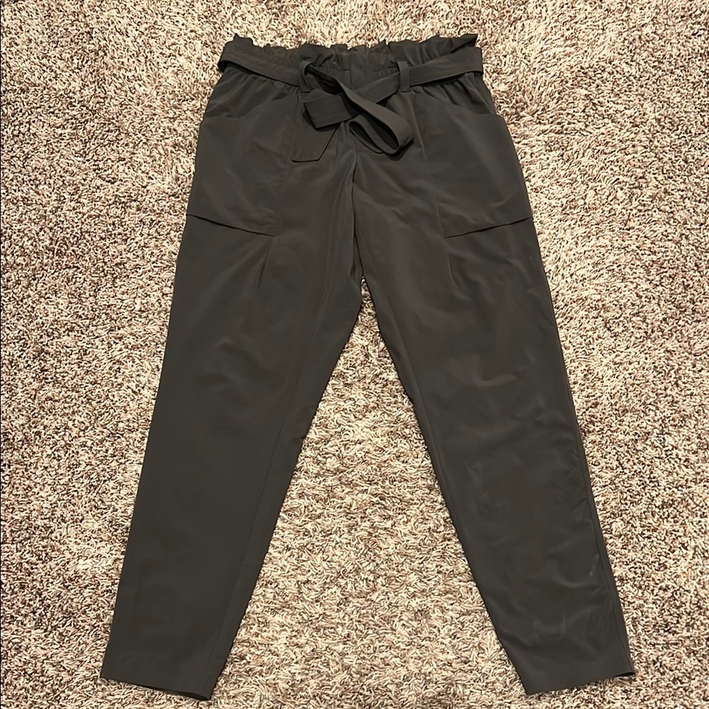 Athleta paperbag style pants